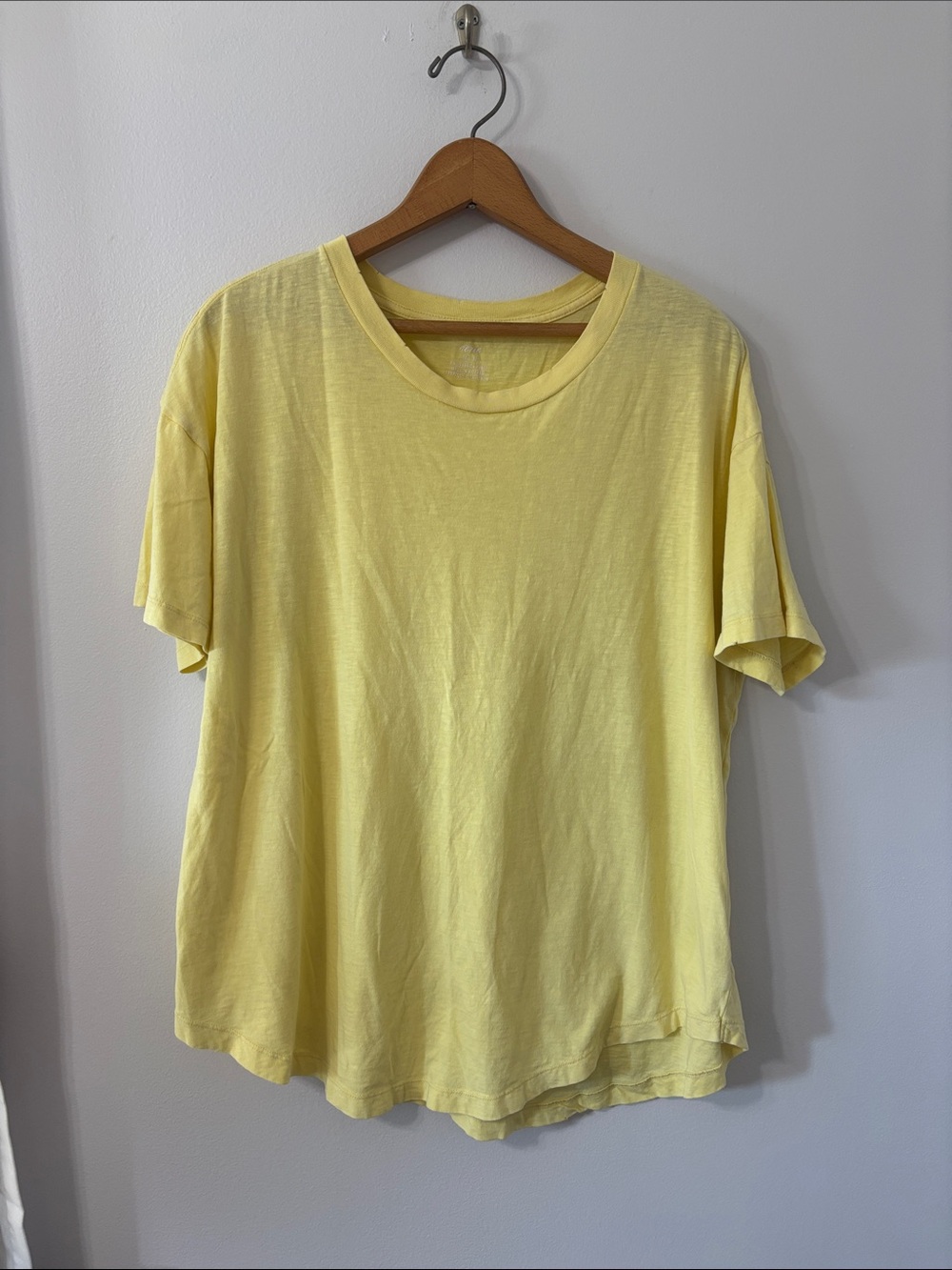 aerie Lemon Yellow Short Sleeve Tee - Oversized fit - 100% Cotton
